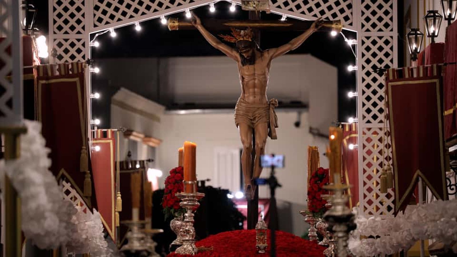 El Cristo de la Vera Cruz, que bendice las calles de su pueblo cada 14 de septiembre y en Semana Santa