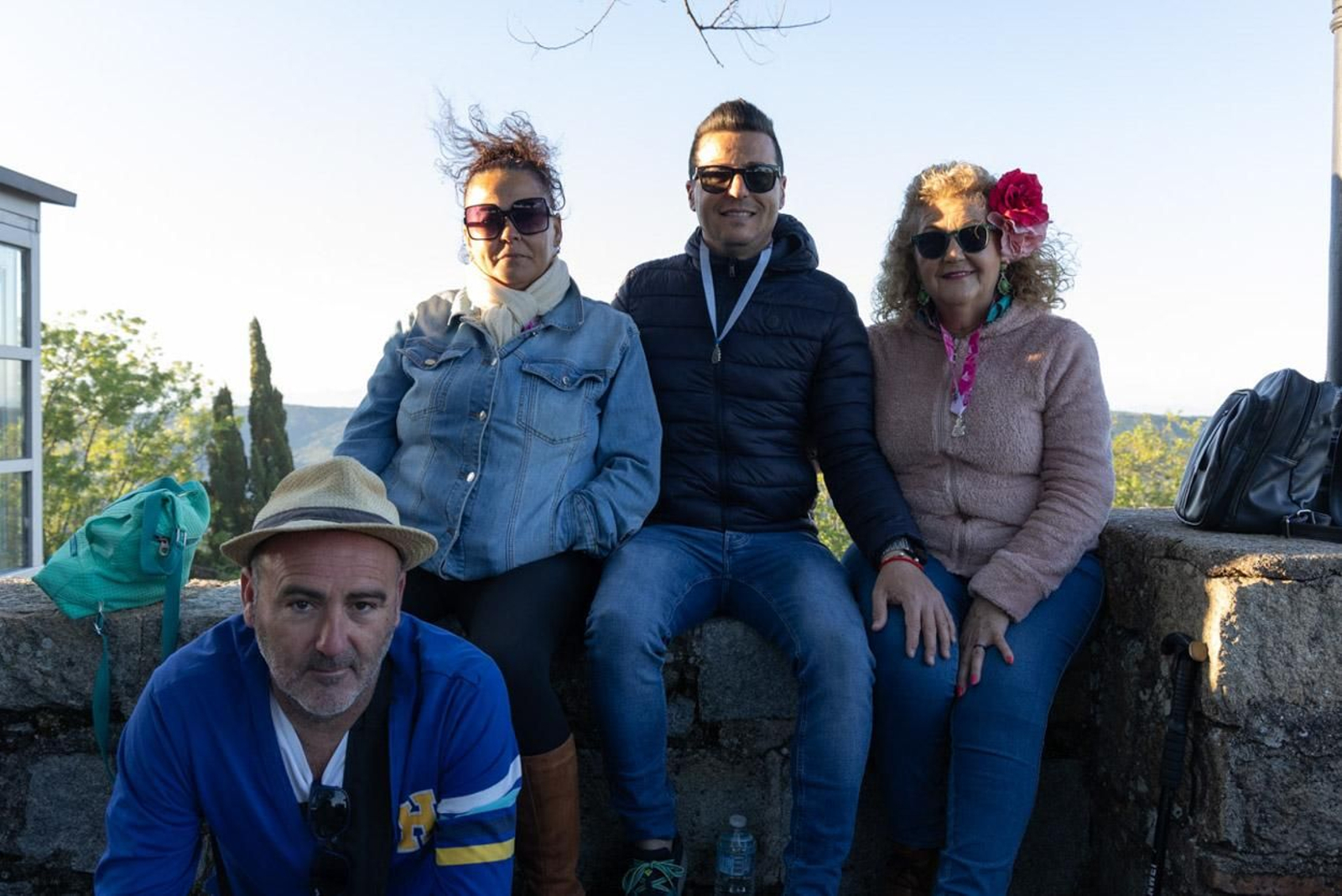 Miles de romeros acuden al encuentro de la Virgen de la Cabeza en su romería