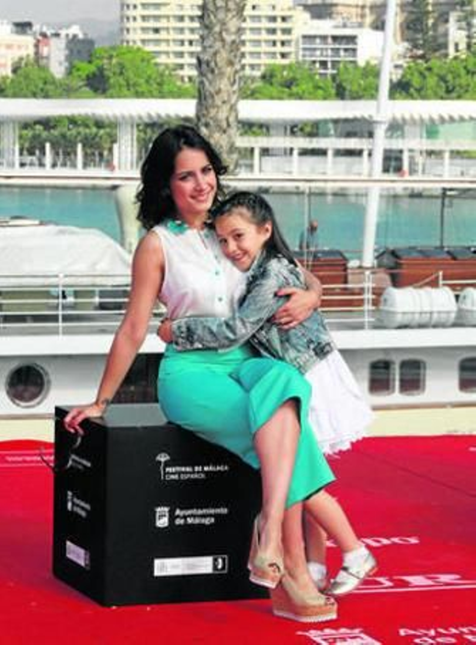 Rosalinda Galán con su sobrina Zoe Gavira, protagonistas de 'Zoe'. Rosalinda Galán con su sobrina Zoe Gavira, protagonistas de 'Zoe'.