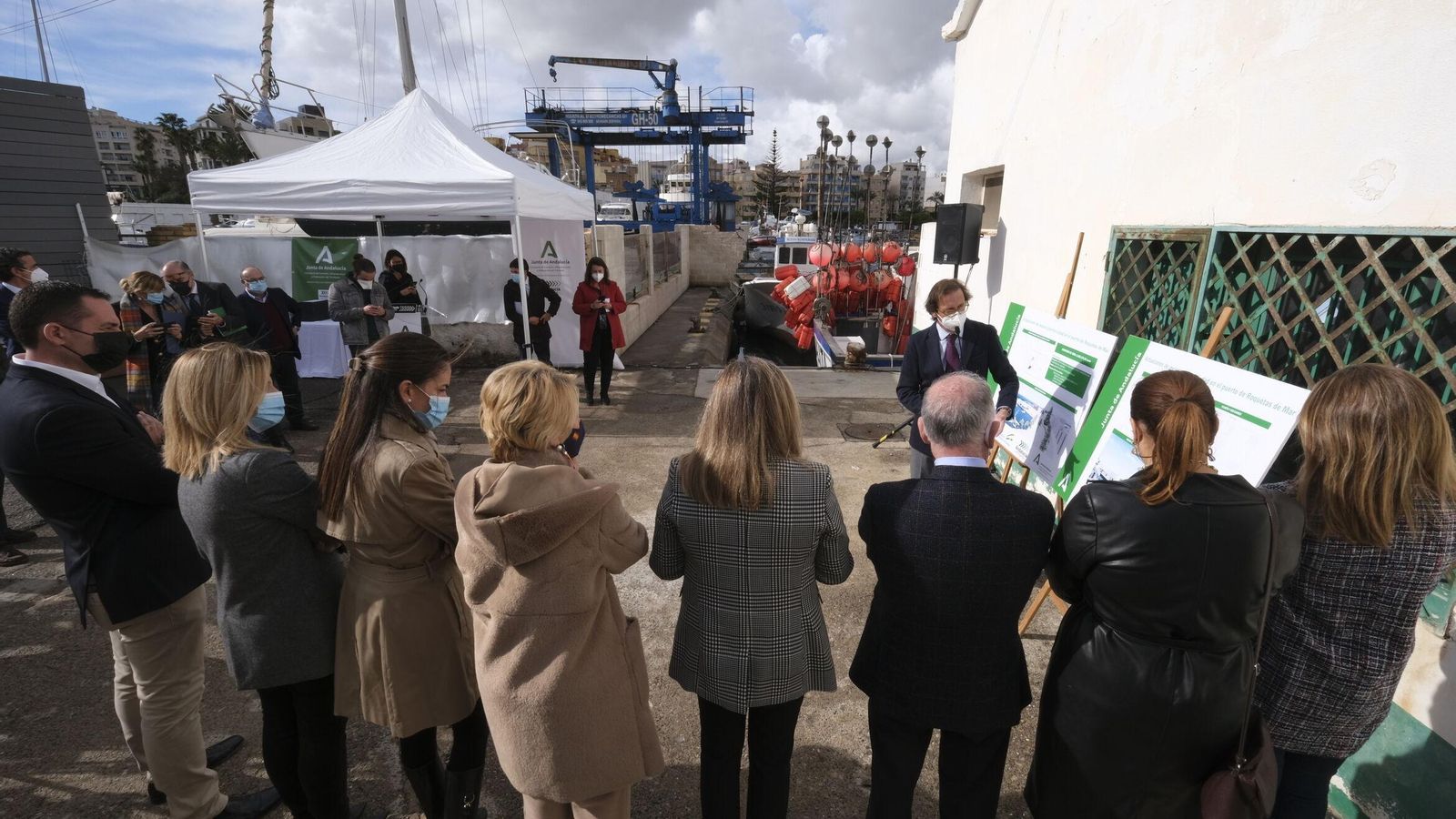 Un momento del acto celebrado en el Puerto de Roquetas.