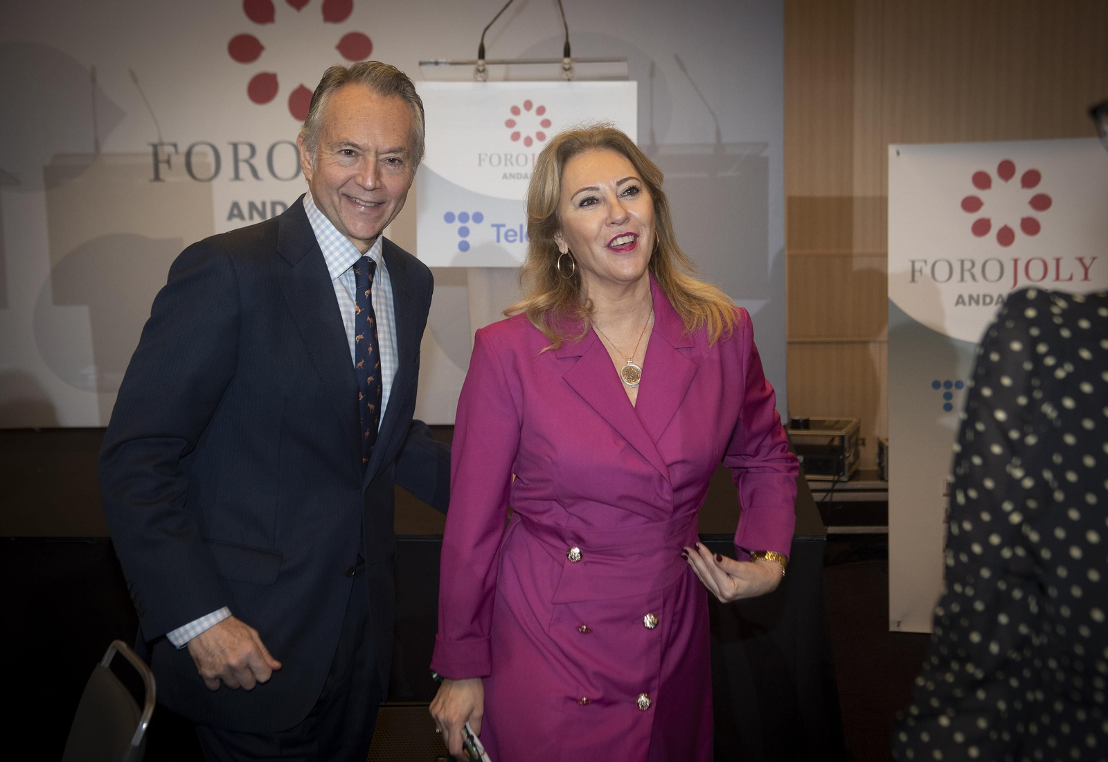 FORO JOLY.  Dña.Carolina España