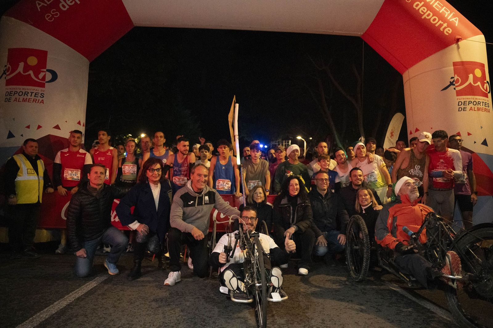 Almería corre y celebra su memoria olímpica en una San Silvestre de récord