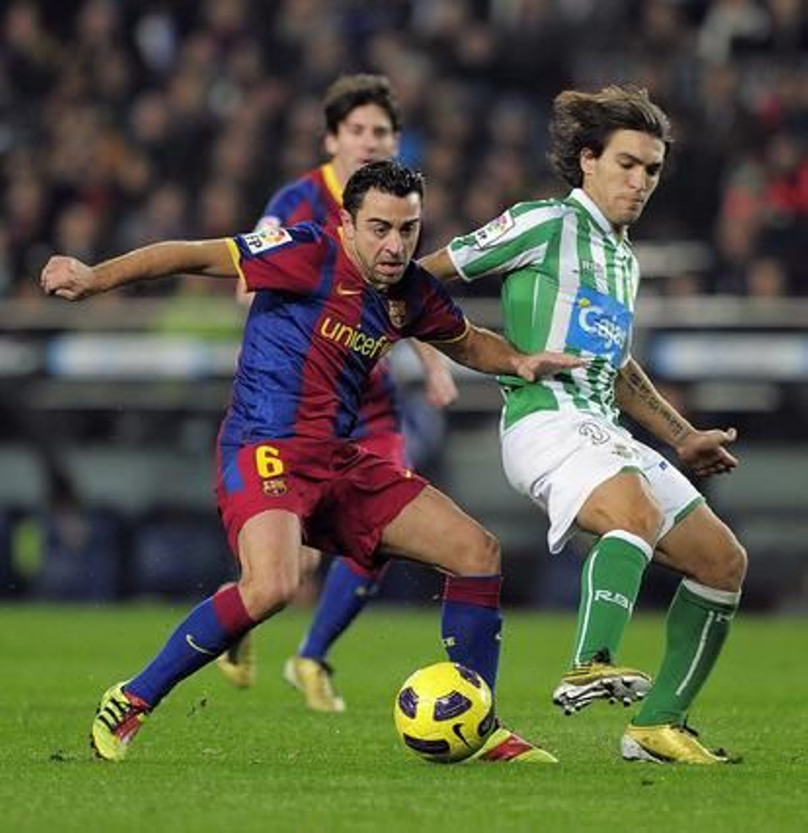 El Betis sale goleado del Camp Nou tras aguantarle el tipo al Barcelona durante más de medio tiempo. / AFP