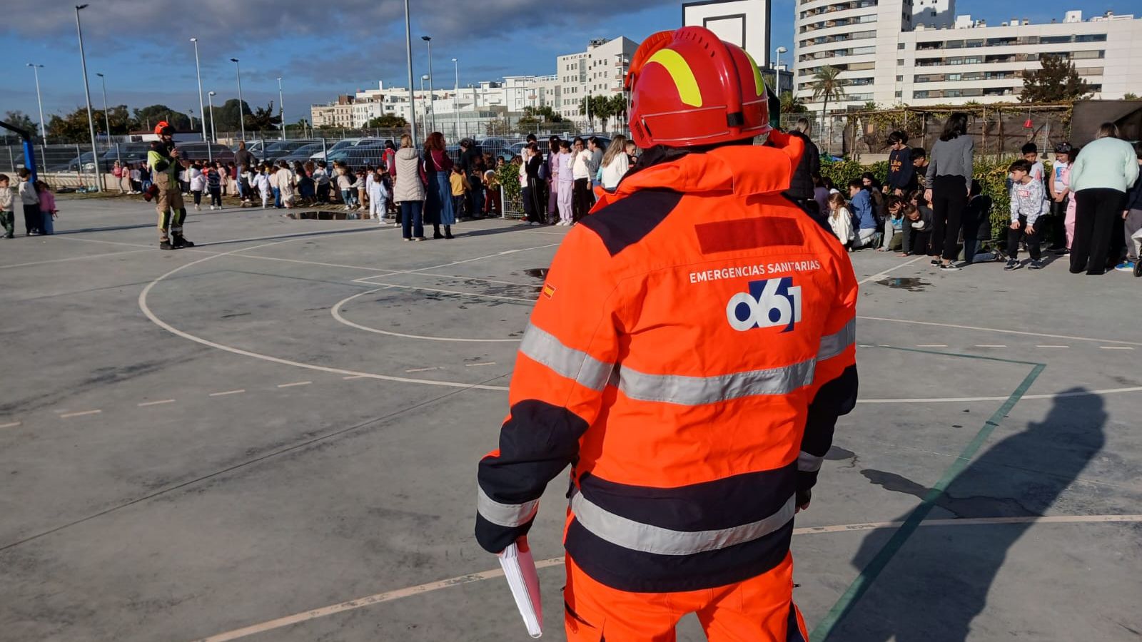 Un momento del simulacro realizado por el 061.
