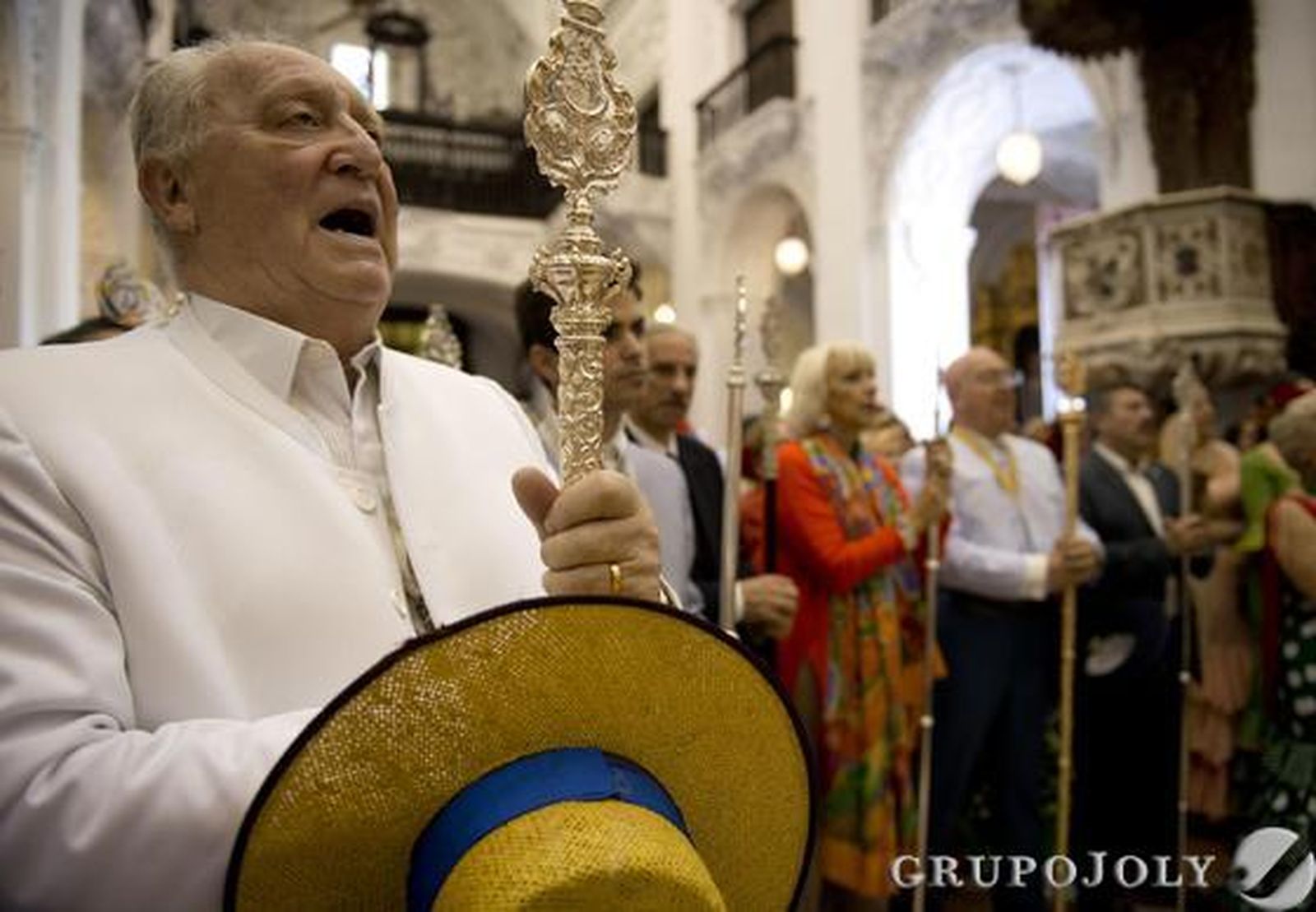 El Simpecado de la capital inicia su camino mientras las primeras hermandades gaditanas alcanzan Bajo de Guía. 

Foto: Joaquin Hernandez Kiki
