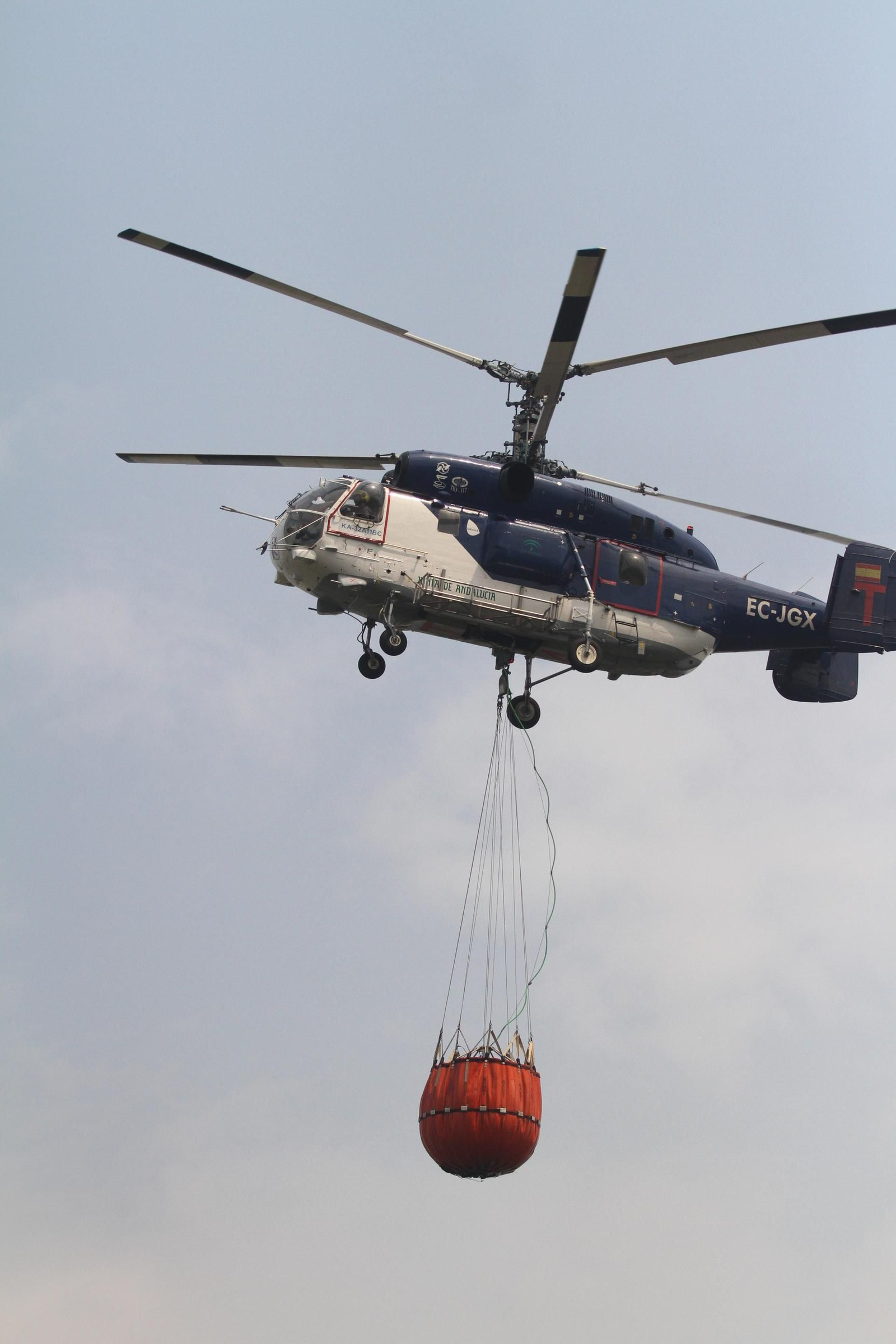 Las imágenes del incendio en Moguer y Mazagón