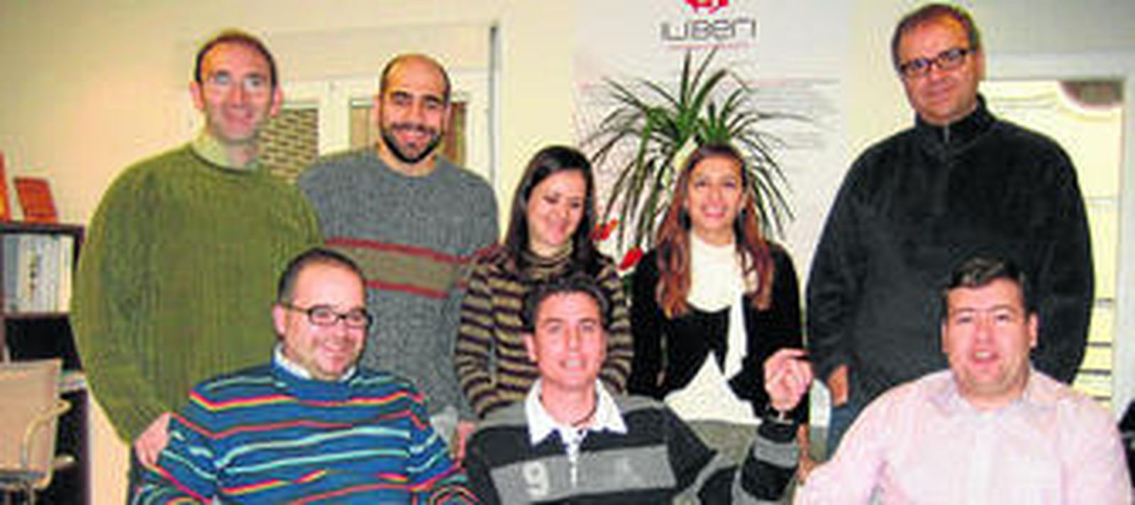 Los ocho trabajadores que forman el equipo de Ilíberi.