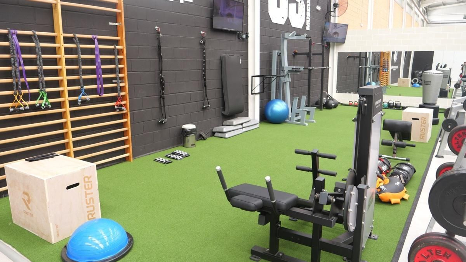 Inauguración del nuevo gimnasio del Pabellón de Deportes de Berja