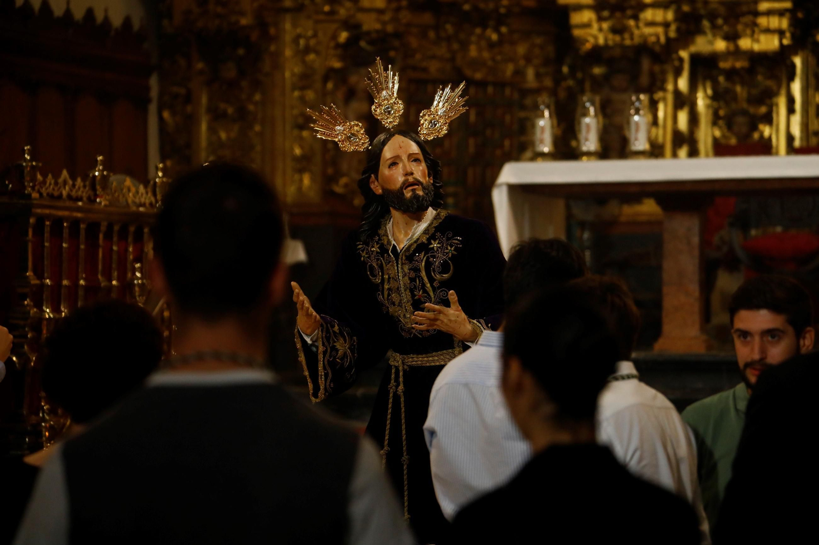 Las mejores fotos de la veneración al Señor del Huerto de Córdoba tras su restauración