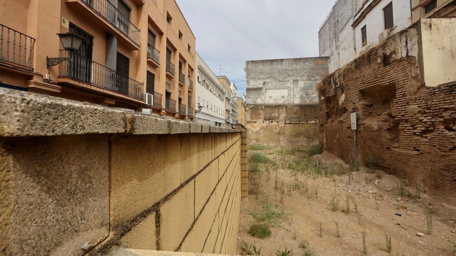 Estado actual en el que se encuentra el céntrico solar.