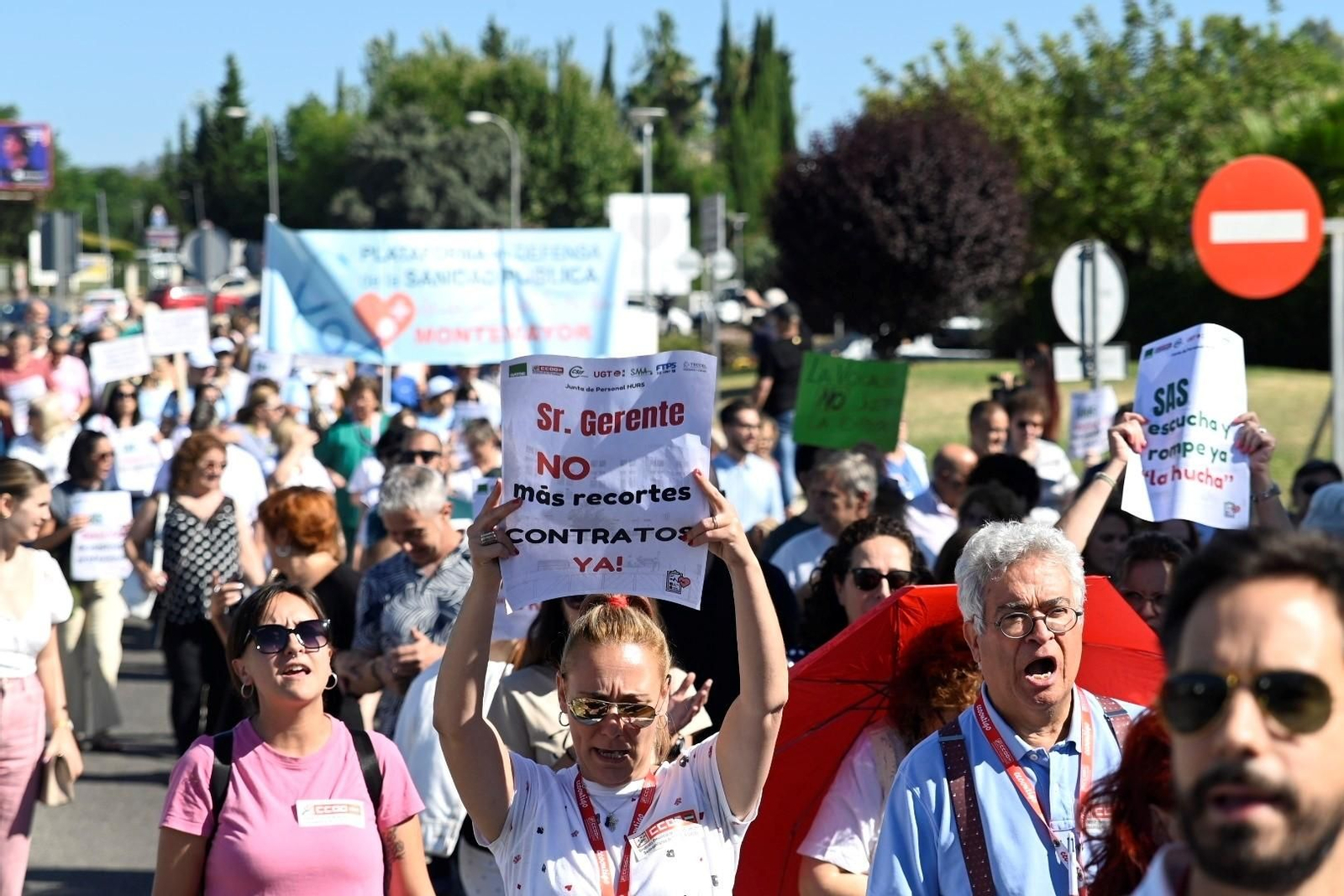 Las imágenes de la manifestación en el Hospital Reina Sofía por los recortes del SAS