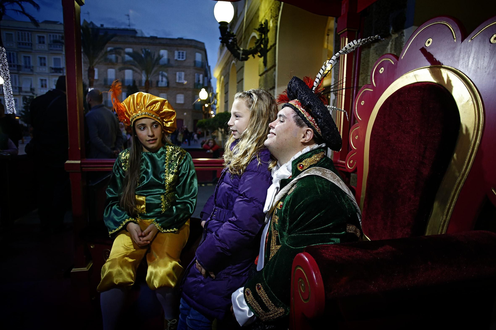 El Cartero Real recoge las cartas de los niños gaditanos para los Reyes Magos