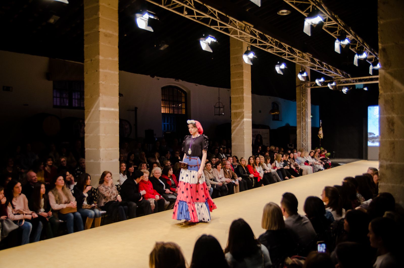 El desfile benéfico para la Hermandad del Rocío, en imágenes