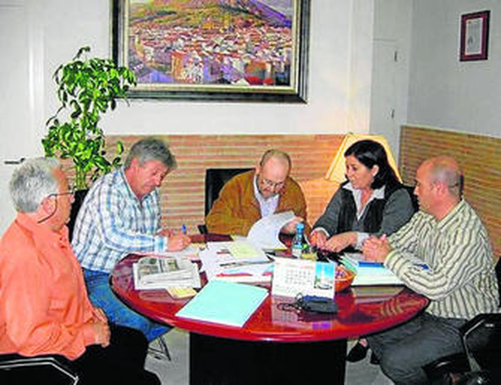 Firma del acuerdo entre el Ayuntamiento y los propietarios.