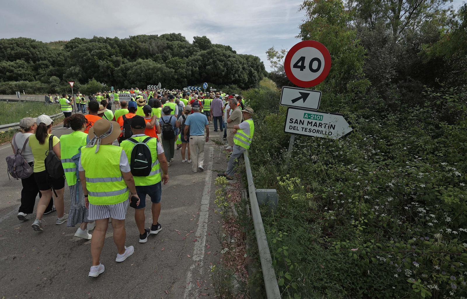 Fotos de la concentración por el mal estado de la carretera A-405 en Jimena