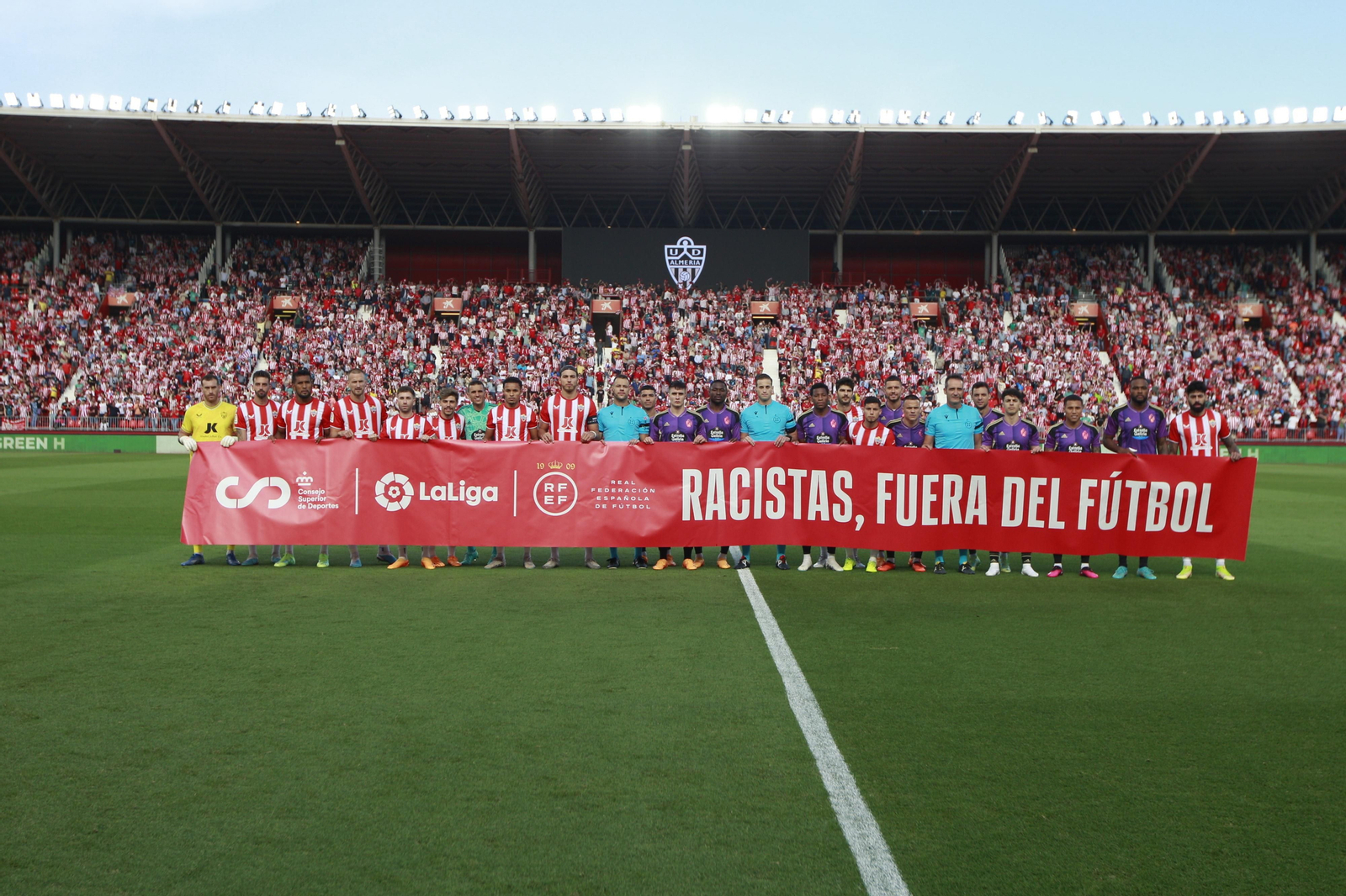 Imágenes del partido U.D. Almería-Real Valladolid C.F.