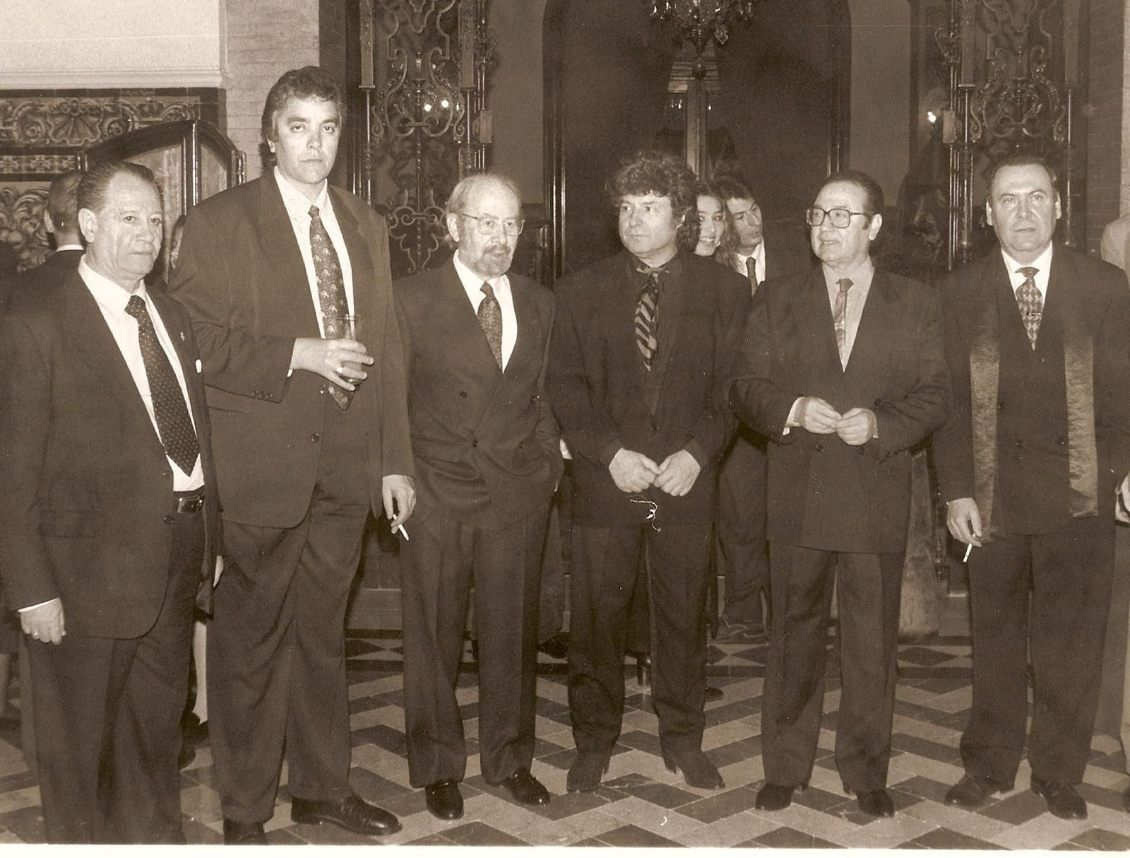 La vida de Caballero Bonald, en imágenes