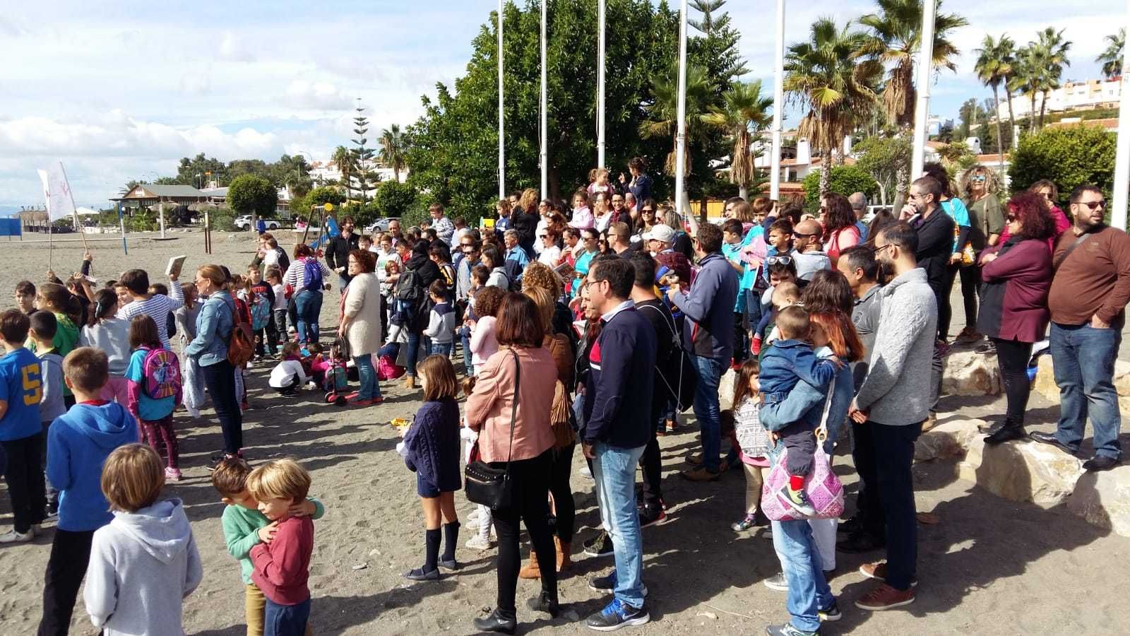 La manifestación reunió a representantes de cuatro asociaciones.