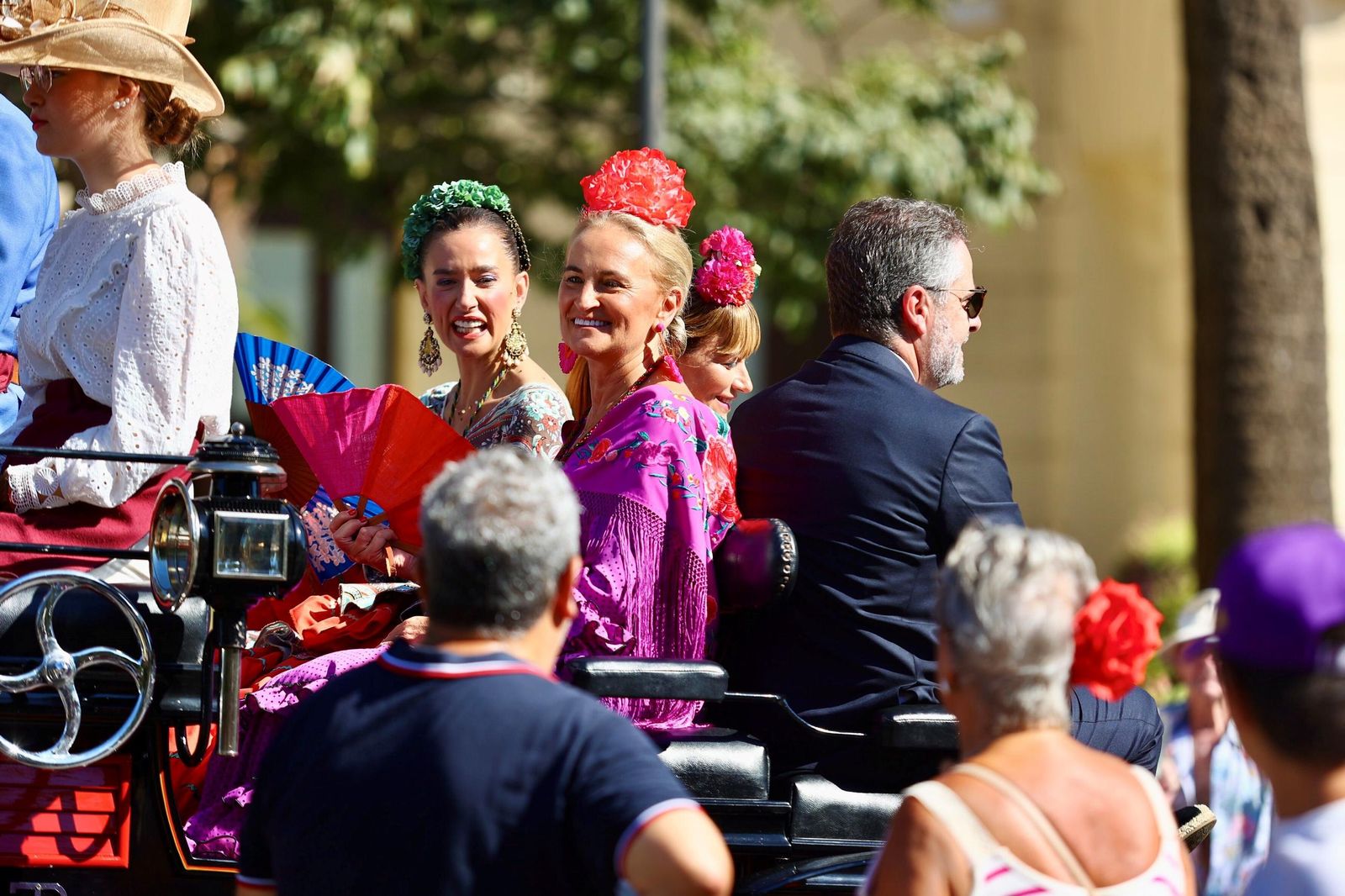 La salida de la Romería de la Feria de Málaga, rumbo al Santuario de la Victoria, en fotos