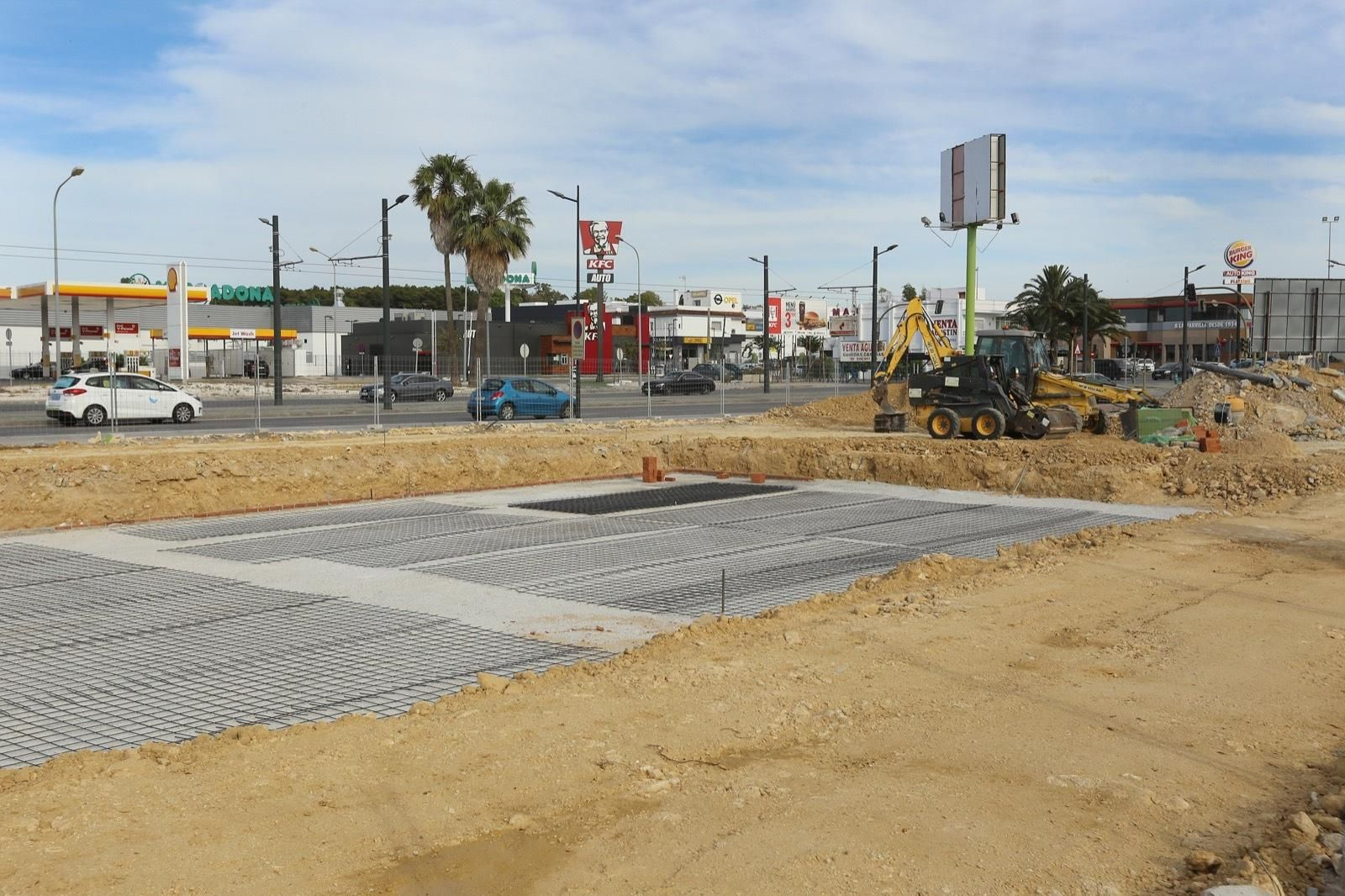 Trabajos de construcción del nuevo restaurante que se llevan a cabo actualmente en el polígono Urbisur.