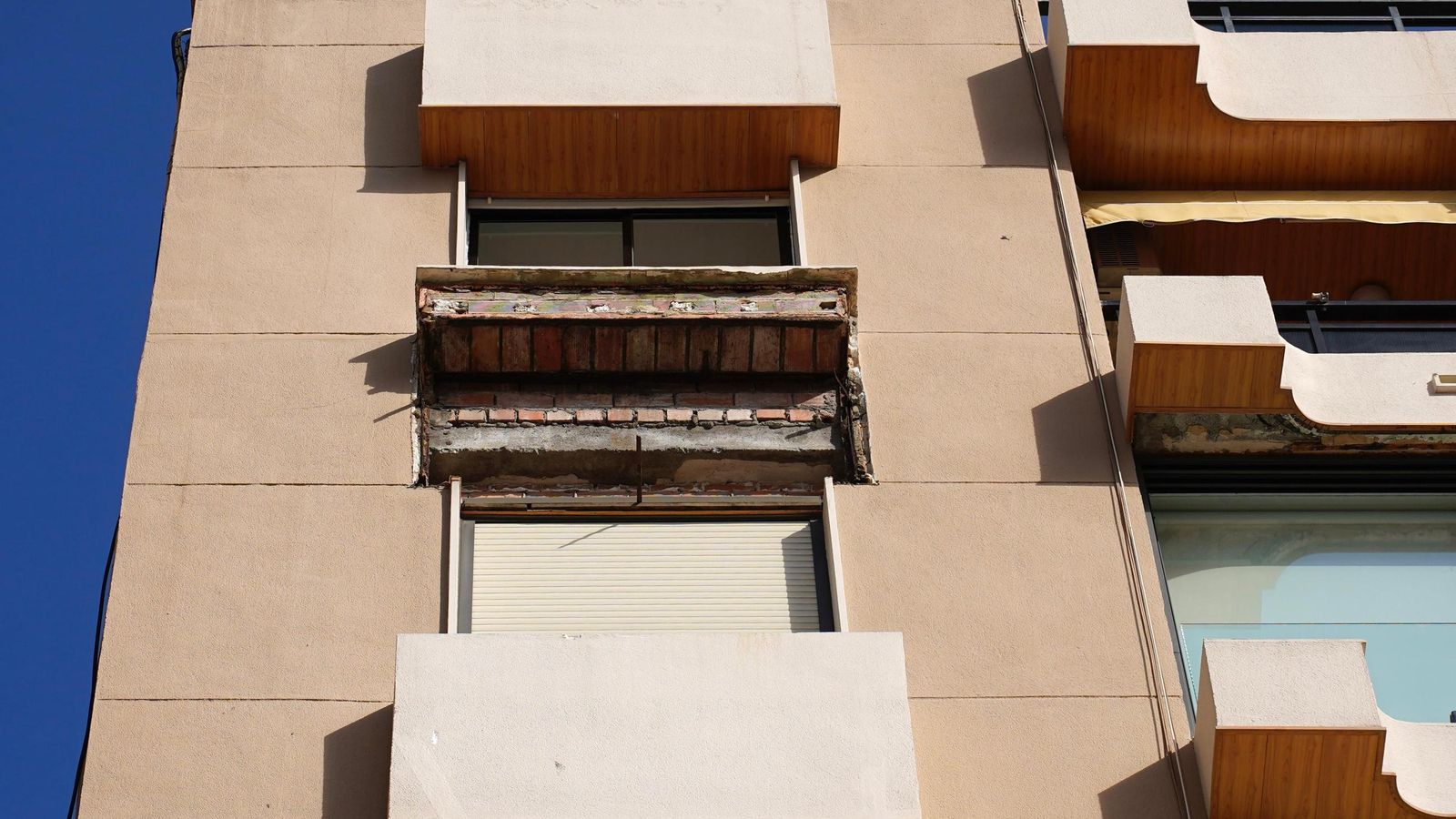 El balcón desprendido.