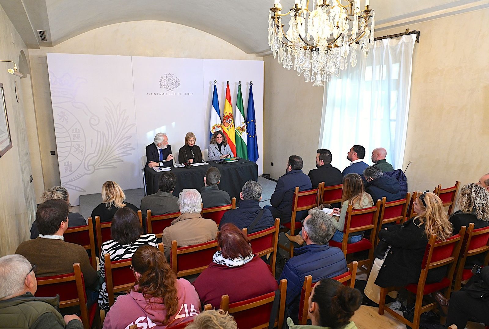 Inicio de la reunión del gobierno local con representantes de la zona rural de Jerez.
