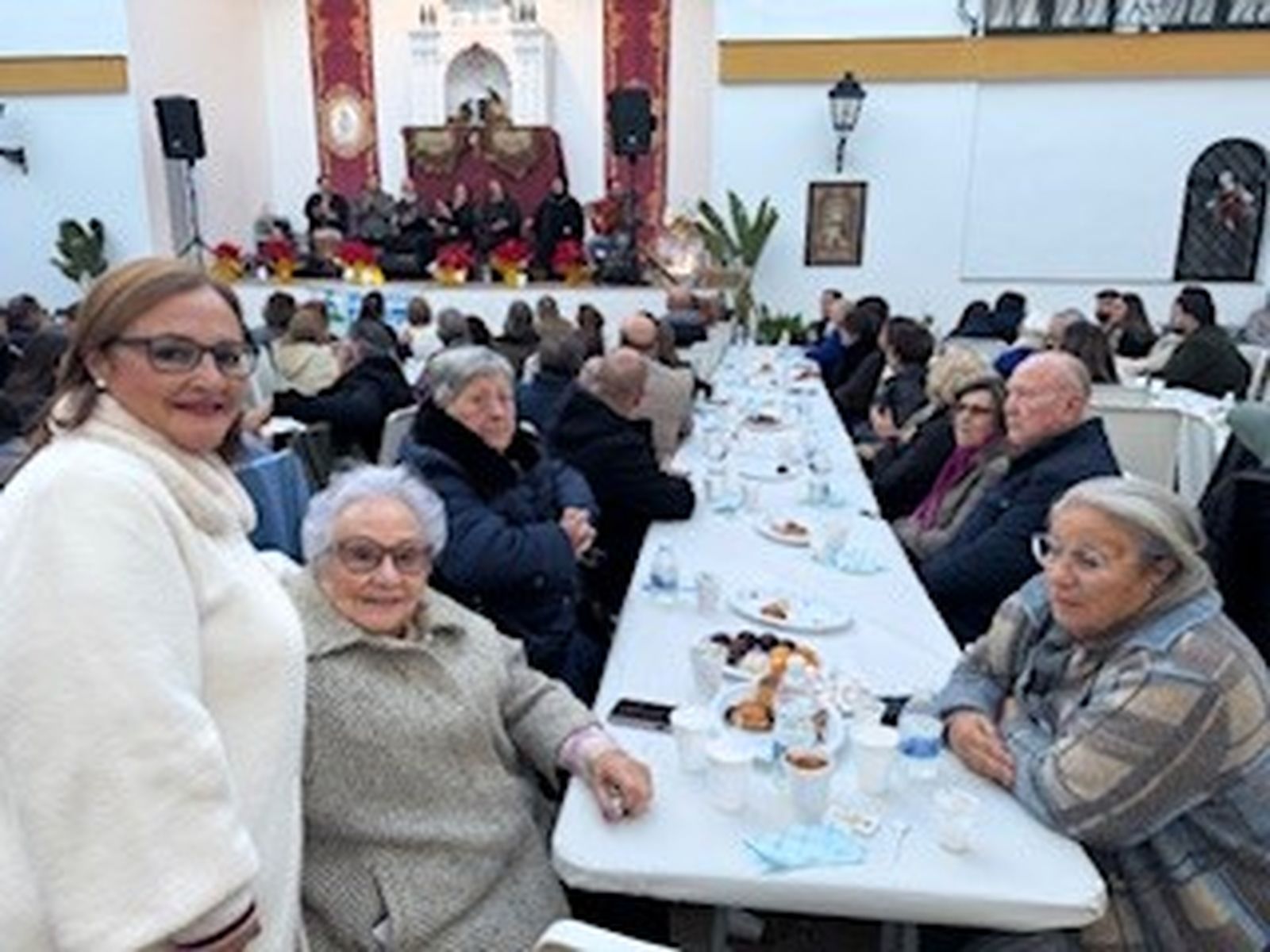 Tarde de zamboma en la casa hermandad de Emigrantes, este domingo.