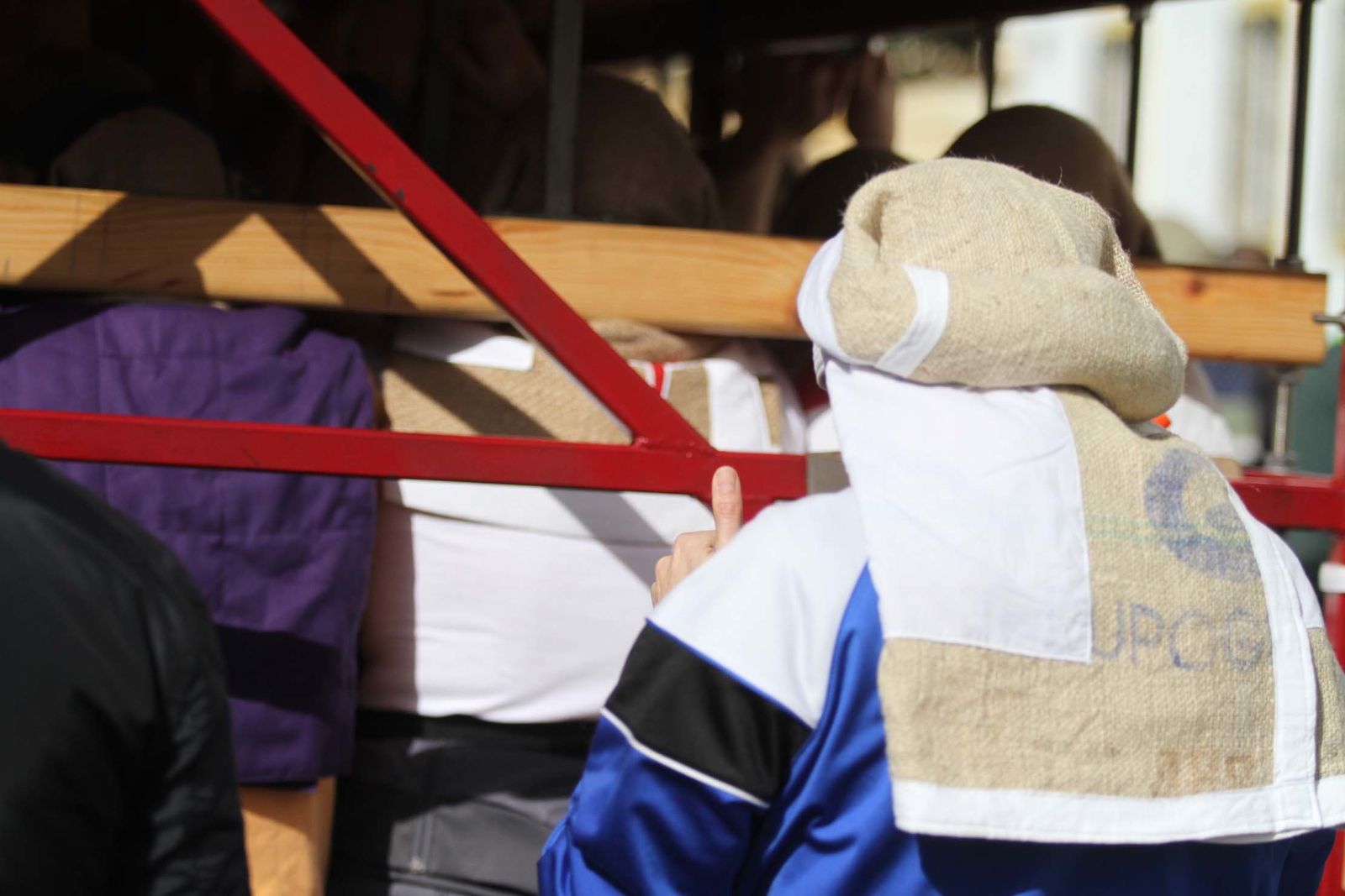 Imágenes del ensayo solidario de la Hermandad de Tres Caidas