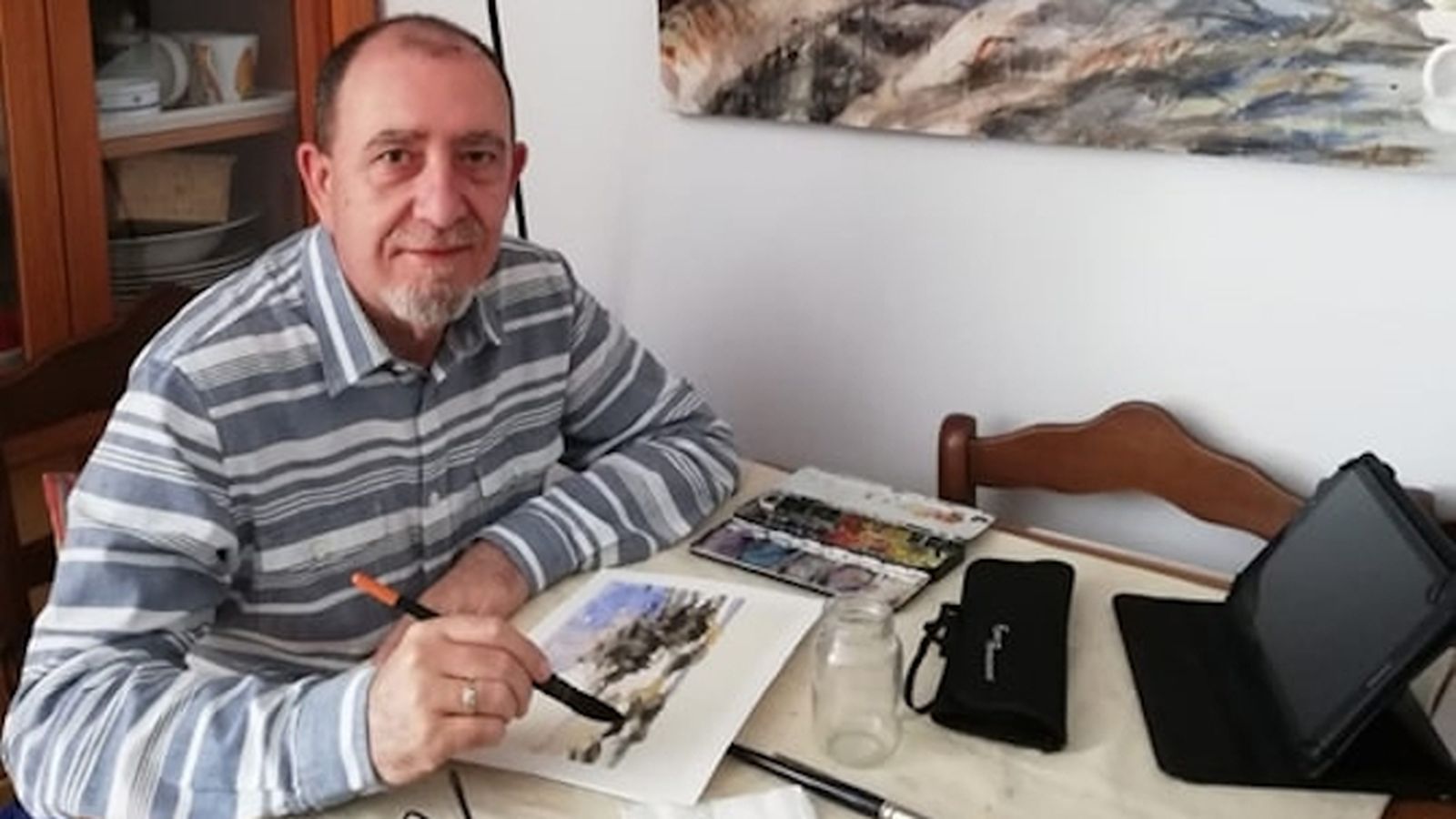 El pintor Pepe Palacios dedica los días de confinamiento a pintar pequeños bocetos a la acuarela y dibujos a lápiz que los combina con la lectura.