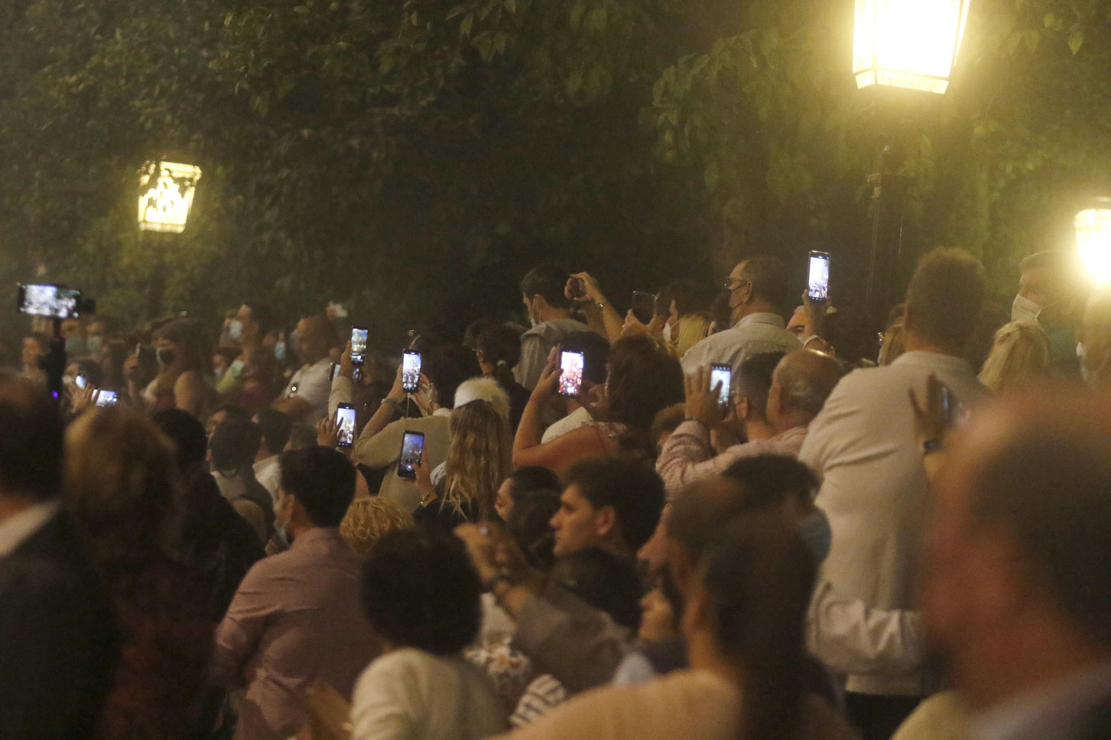 La salida extraordinaria del Señor de la Salud de Córdoba, en imágenes