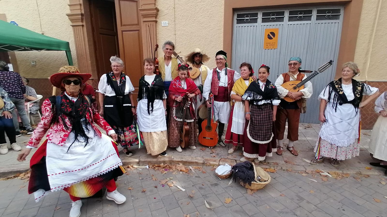 La Cuadrilla del Maestro Gálvez de Sorbas puso la música.