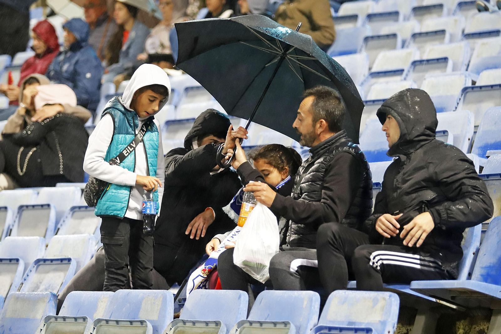 Imágenes del ambiente en el Recreativo de Huelva - San Fernando