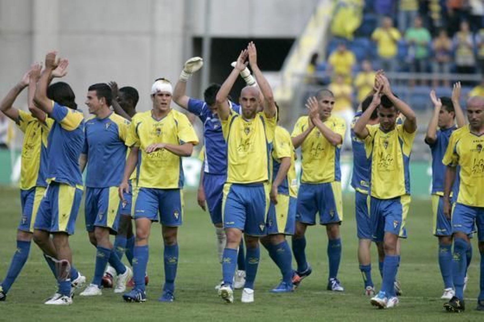 Los jugadores agradecieron a la grada su apoyo.

Foto: Jesus Marin