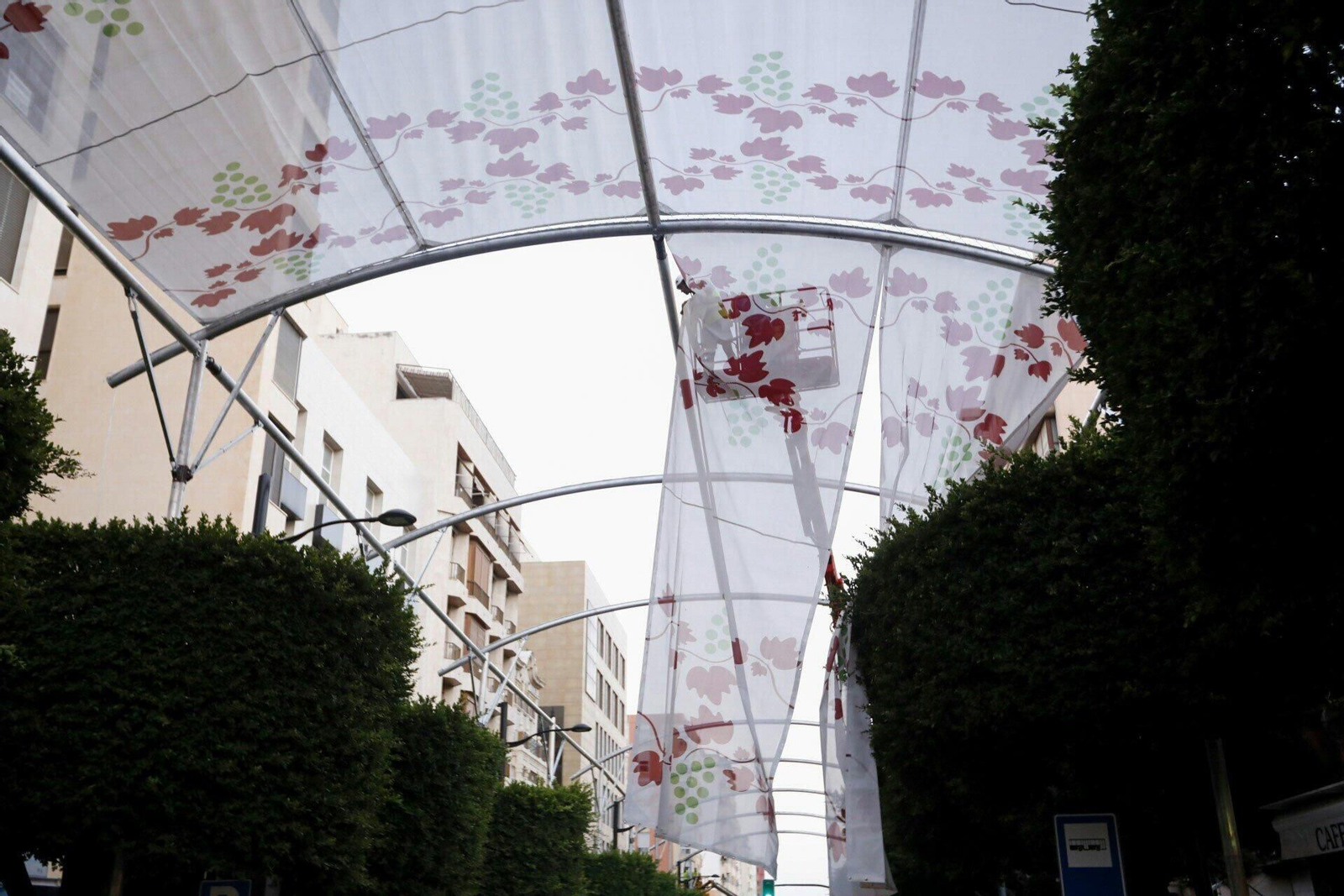 Montaje de los toldos el año pasado