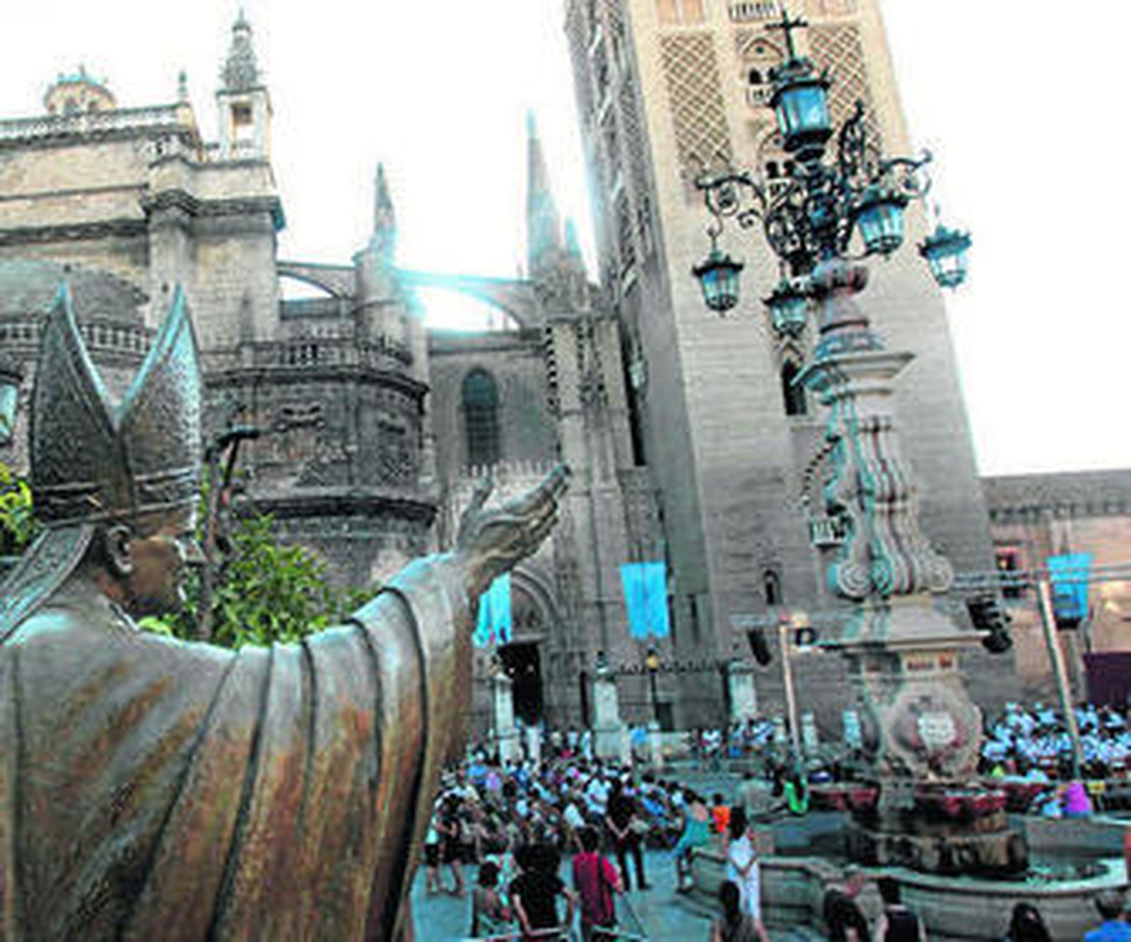Concierto celebrado en años anteriores en la Plaza Virgen de los Reyes.
