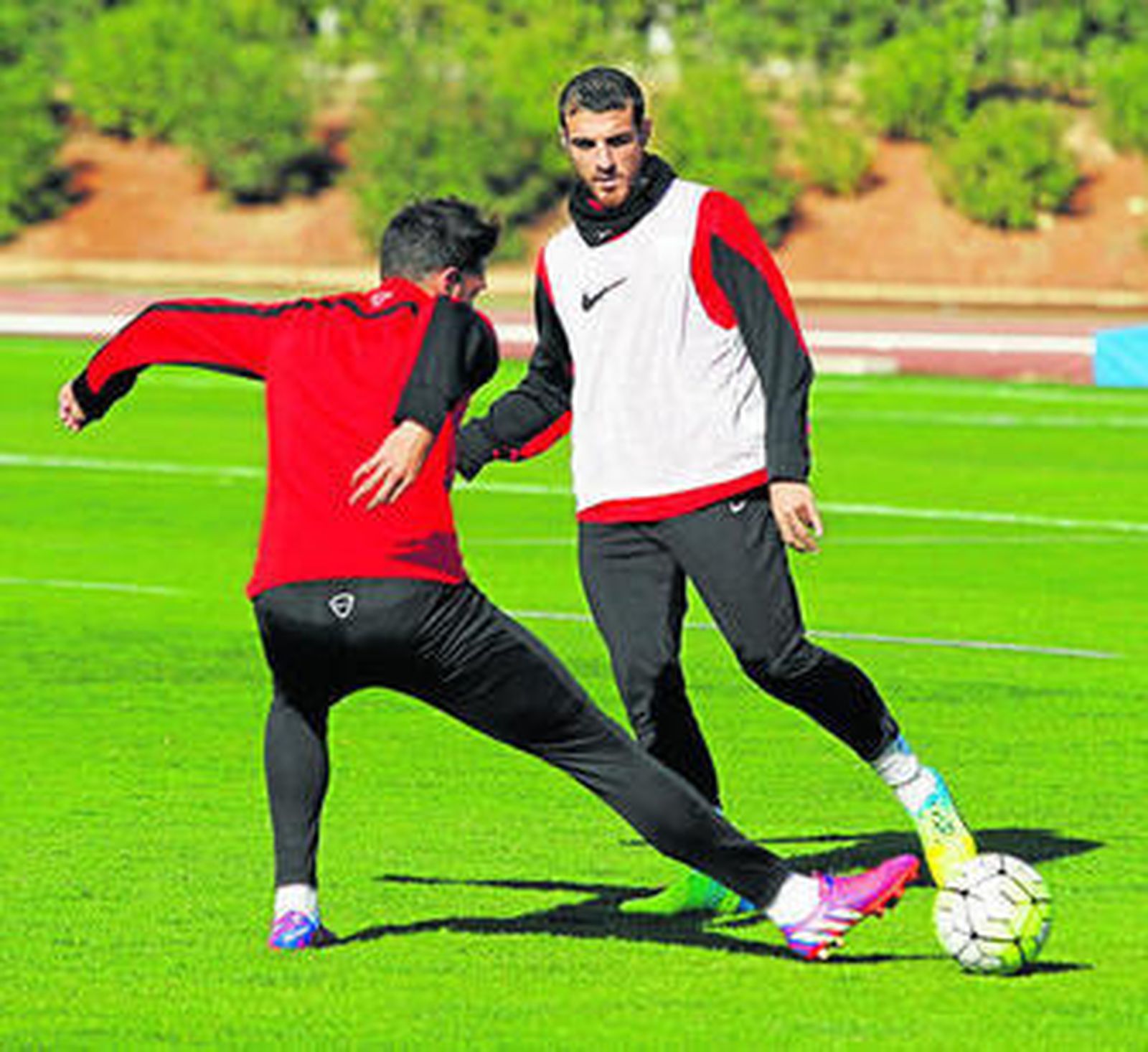 Fran Vélez ante Chuli en una sesión preparatoria.