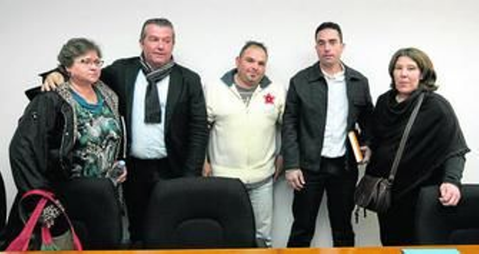 El nuevo equipo de gobierno de Uleila del Campo: María Rosa López (IU), Juan Pérez (PP), José Pérez (IND), Juan José Fuentes, alcalde (IND) y Marisol Morales (IND).