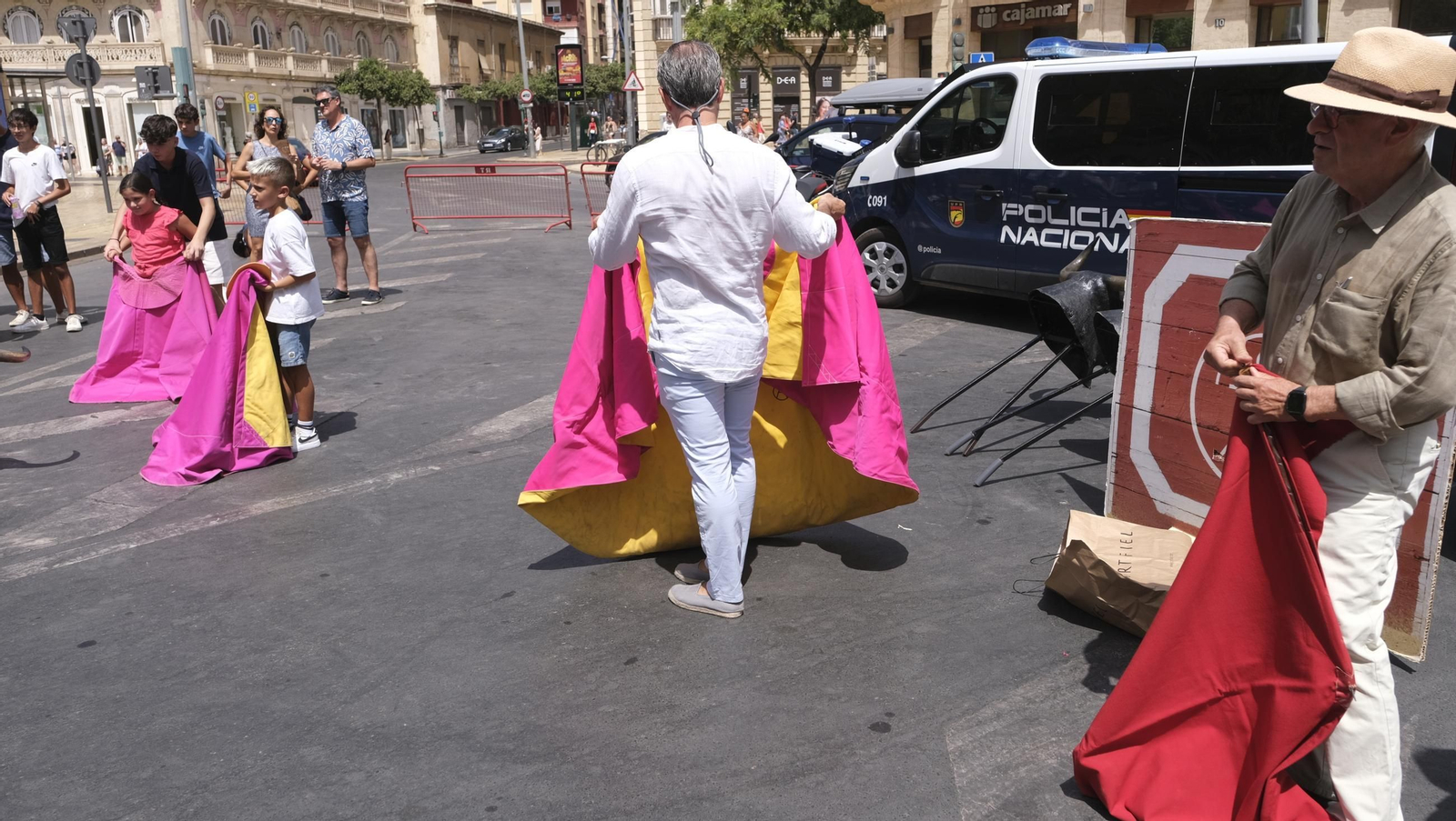 Exhibición de toreo de salón de la Escuela Taurina de Almería, en imágenes