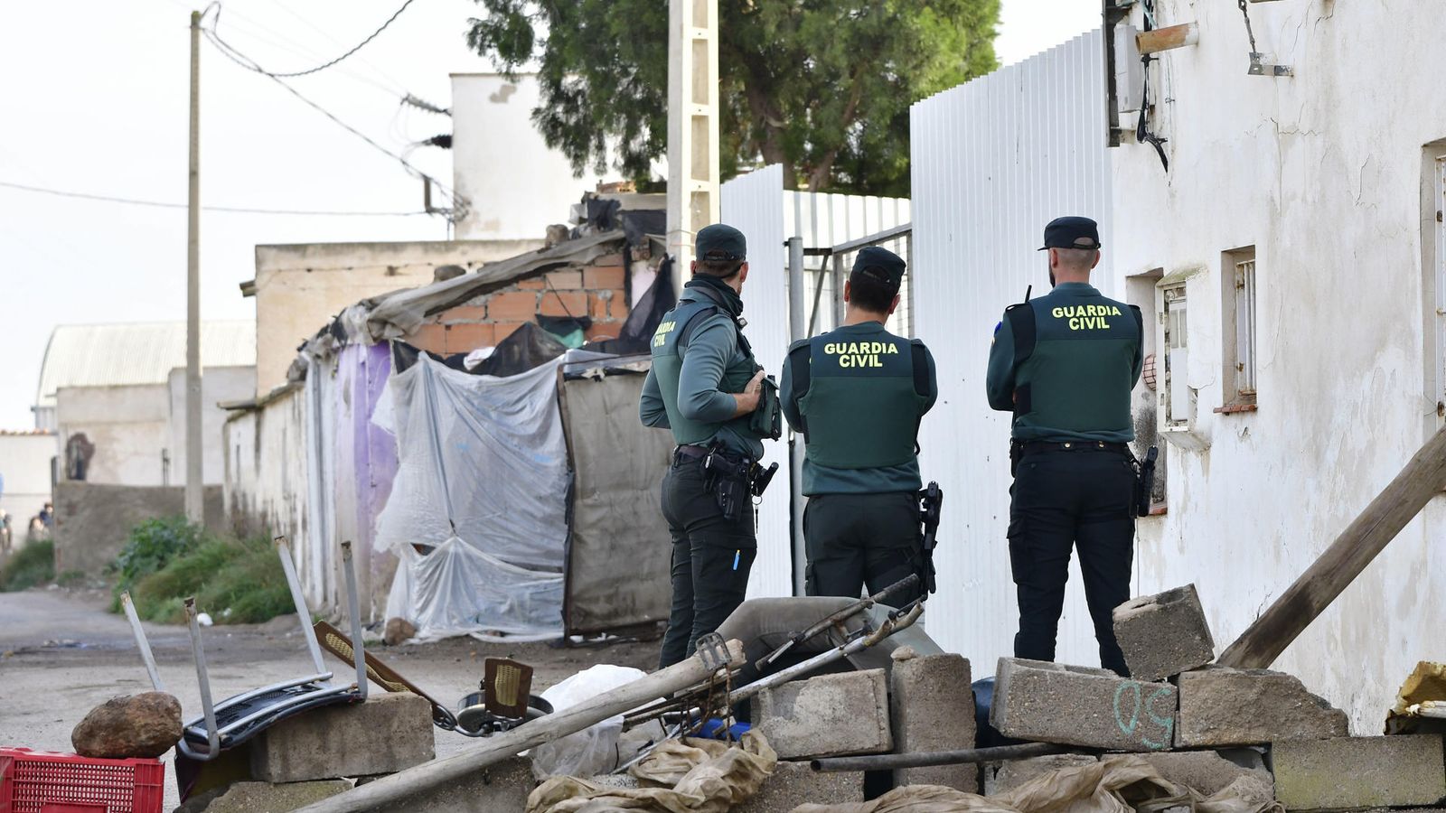El desalojo del Cortijo El Uno de San Isidro ha tenido lugar este martes por la mañana.
