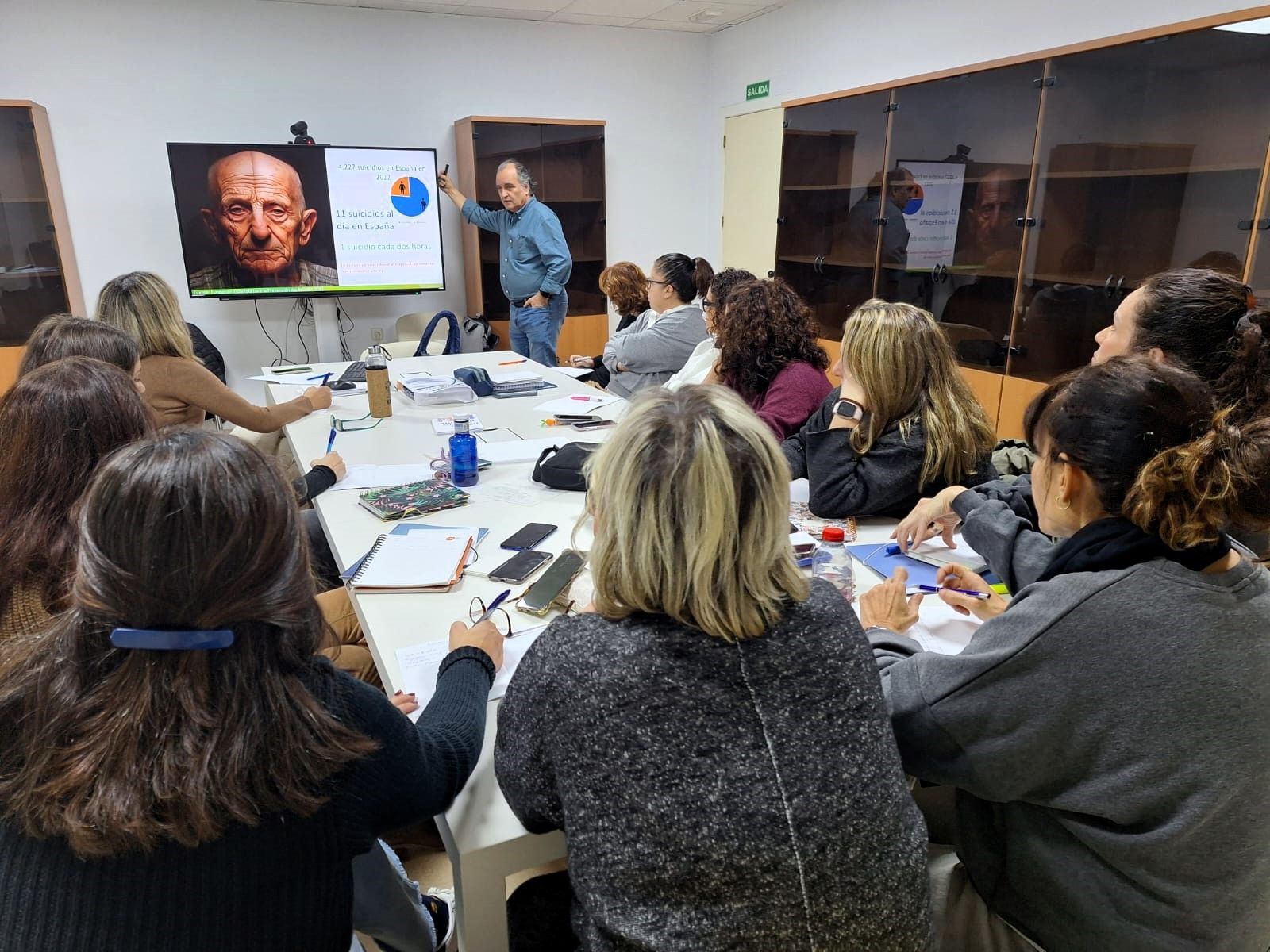 Un grupo de enfermeras del Hospital de Poniente trabajando.