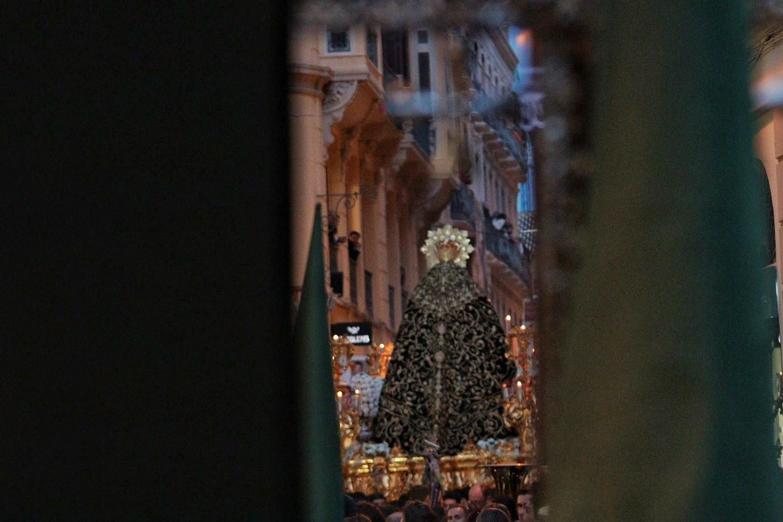 Vera+Cruz en su procesión del Jueves Santo en Málaga, en fotos