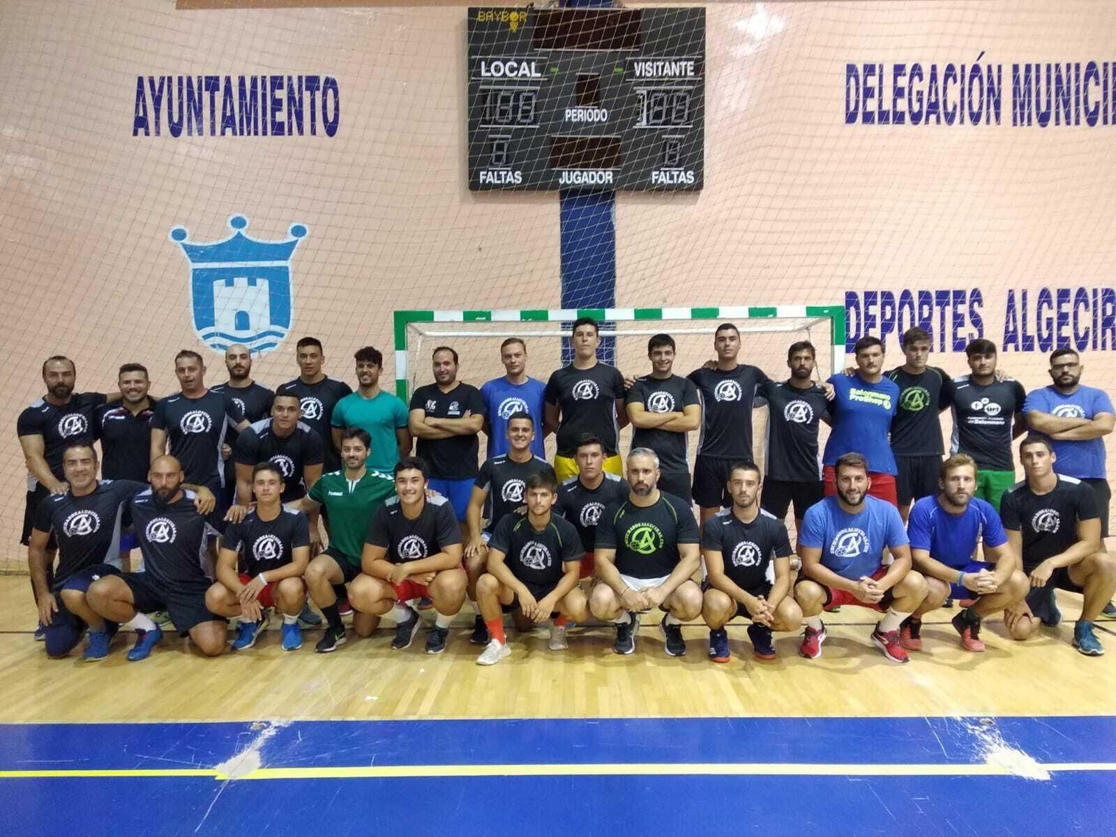 Los jugadores del Balonmano Ciudad de Algeciras que han iniciado los entrenamientos