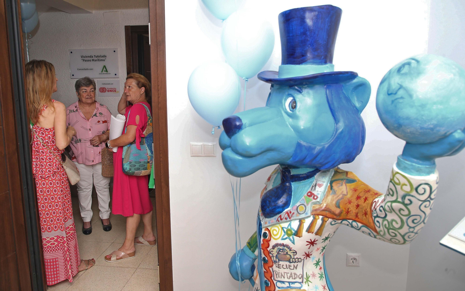 La inauguración de las nuevas viviendas tuteladas de Apadis, en imágenes