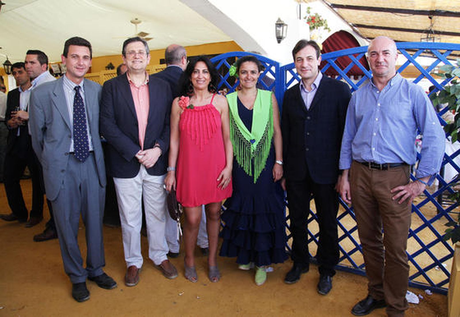 Miguel Berraquero, gerente de Diario de Jerez, junto al doctor Jaime Serrano, director de la clínica Serman; Dominica Guardia, relaciones públicas del centro; la doctora Inmaculada Díez; el doctor José Ángel Romo y el gerente de Serman, Juan Antonio Ayoso.

Foto: Vanesa Lobo