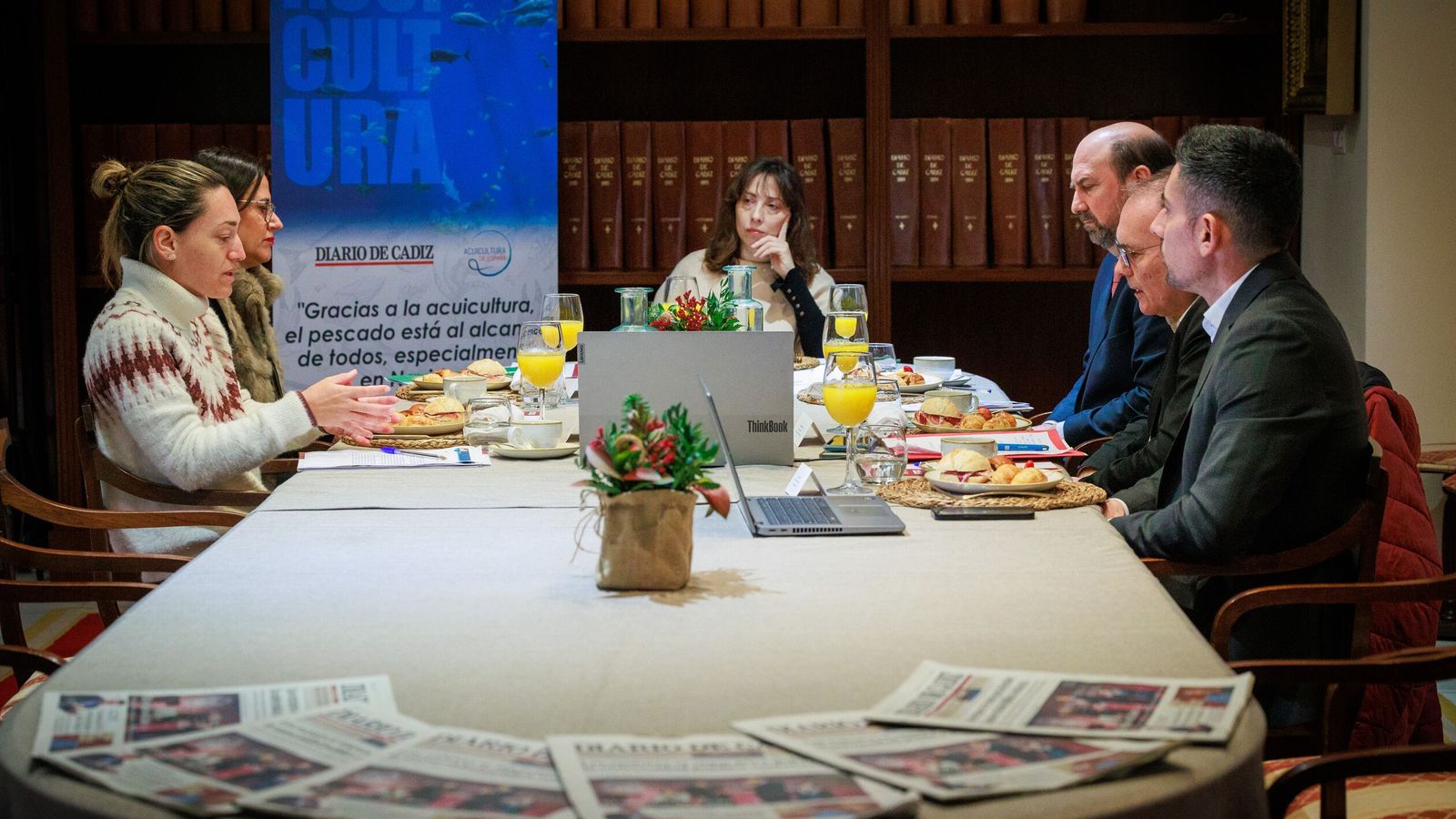 Uno de los momentos de este desayuno de redacción.