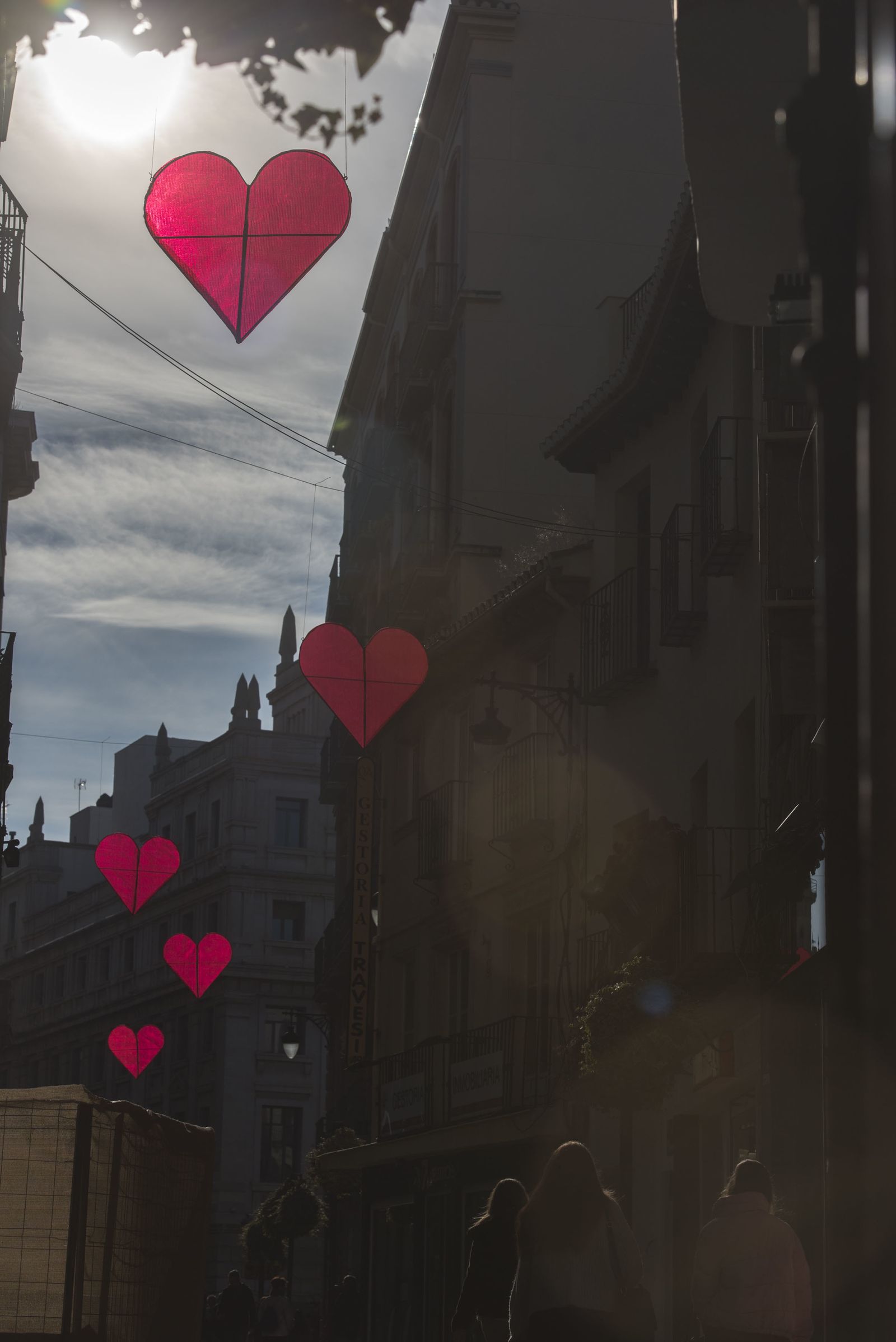 Granada se llena de corazones