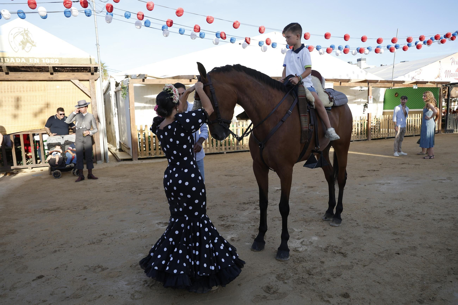 Búscate en las fotos del sábado en la Feria de Tarifa 2025