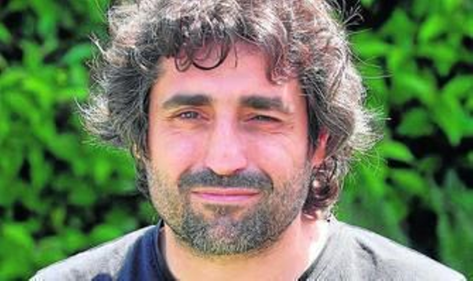 Primer plano de Rafael del Castillo, número 3 por IU.