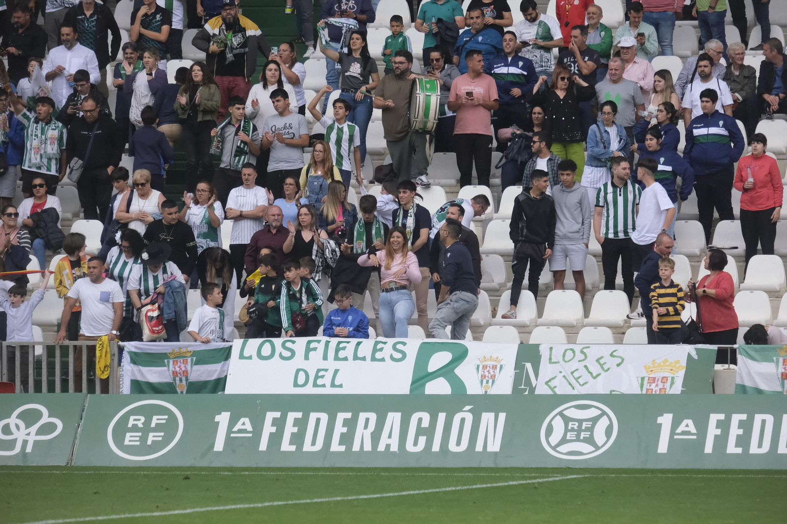 La victoria del Córdoba B ante el Salerm Puente Genil, en imágenes