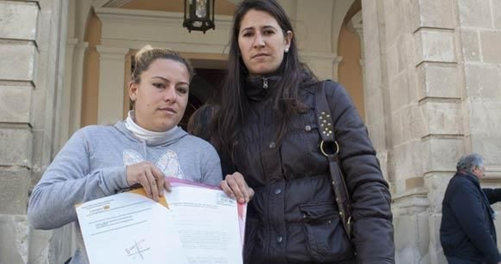 El Ayuntamiento recibe a los ocupas de Nuevo Amate